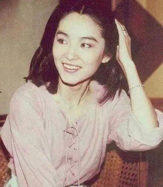 90年代 女明星,那些闪耀的女明星风采回顾